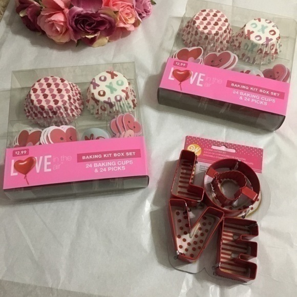 Valentines Day Baking Supplies Kits Bundle - Picture 1 of 1